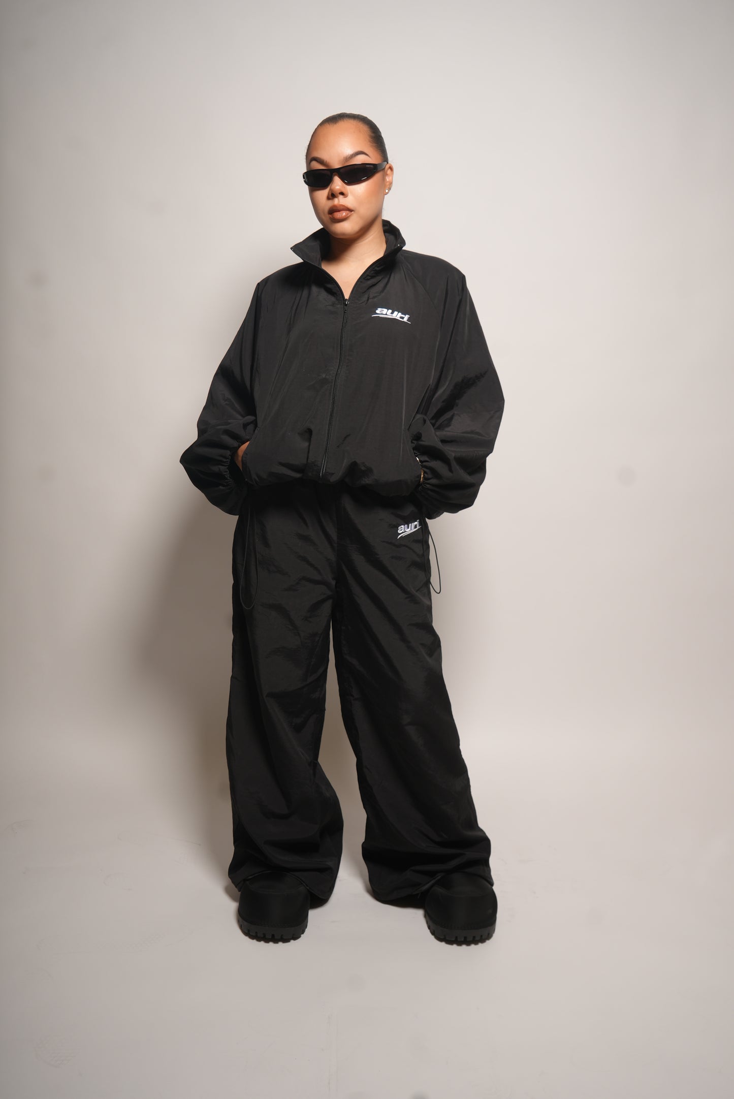 AURI SIGNATURE TRACKSUIT SET